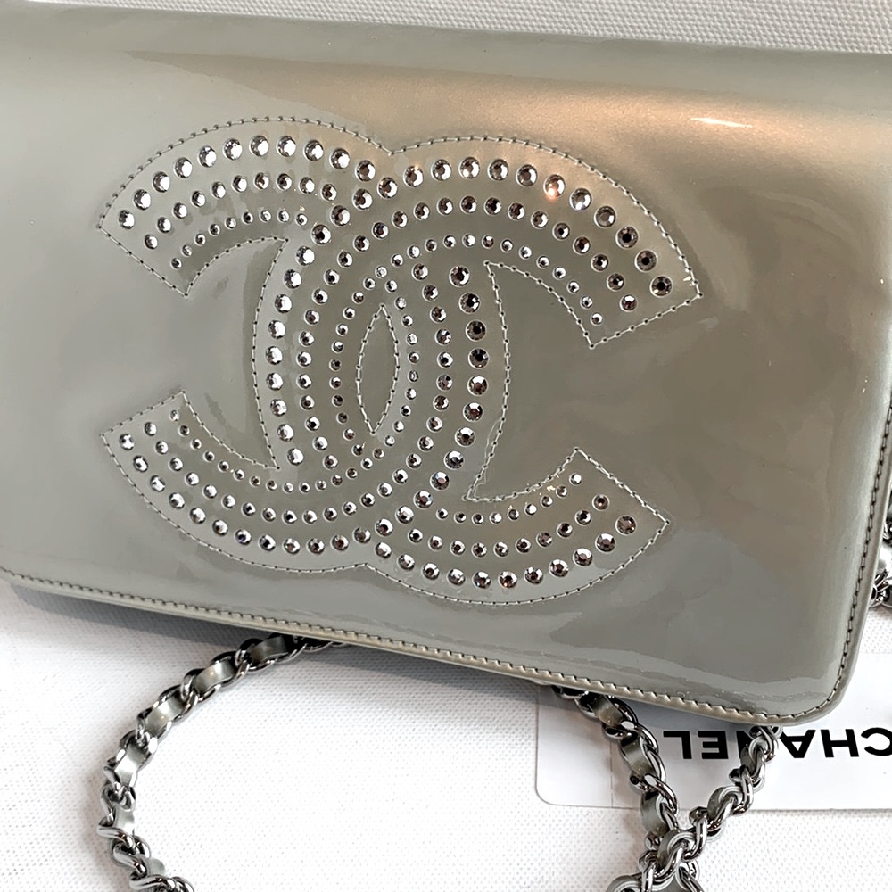 🤍 CHANEL Metallic Silver Studded Vinyl Vegan Swarovski Crystal WOC Wallet Chain🤍